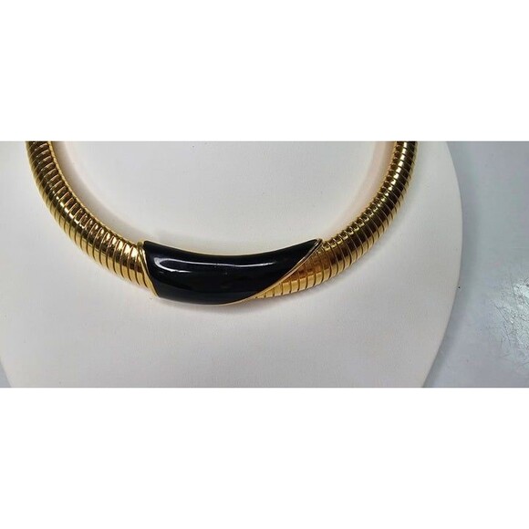 Vintage MONET Gold Tone Choker Omega Chain Black Enamel Necklace 16.5"L 1980s - Picture 3 of 6